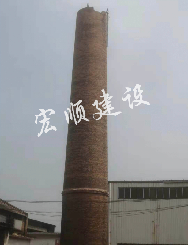 宏順建設承接的河南新鄉(xiāng)2個磚煙囪拆除工程竣工